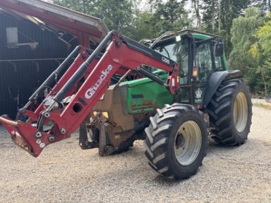 Traktor med frontlift VALTRA 6550-4WD UOPLYST