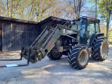 VALMET 6400 4x4 med frontlæsser & skovudstyr