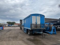 Maskintransport med personalbod  KAUPE 4 TPA 135