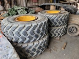 Däck på fälg till Volvo Hjullastare Michelin  XTLA 20,5R25