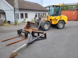 Hjullastare Volvo L30 z med skopa , gafflar och kranarm 