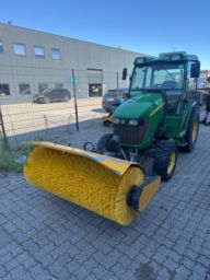 Tractor John deere  3520