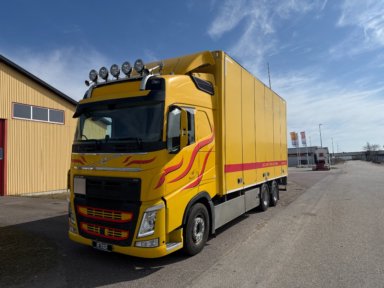 Skåpbil VOLVO FH 500 TR