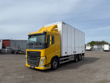 Skåpbil VOLVO FH