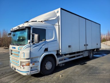 Skåpbil med öppningsbar sida samt drag  SCANIA P280 4x2