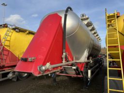 Bulktrailer tre-axlig INTERCONSULT STF3-48CA