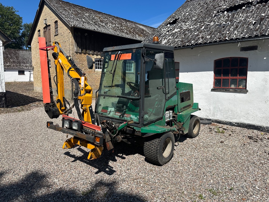 Ransomes  Mc Comel med hækkeklipper