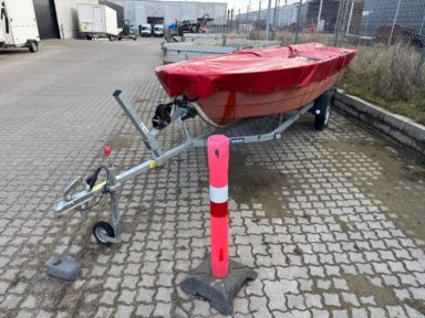 Kegnæs jolle med bådtrailer og elmotor