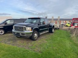 Ford F-350 4X4 DRW Truck / Ford F-350 DRW Truck