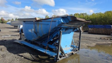Asfaltutstyr Hydraulisk asfaltcontainer med utmating