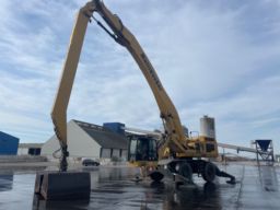 Caterpillar MultiDocker CH70D Material handler 