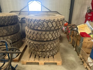 Däck Bridgestone/ Hankook 315/80R22.5