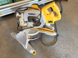 Dewalt 707 og bord (Fagernes Lufthavn)