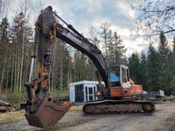 Grävmaskin Hitachi Ex300LC med skopa