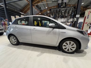 Toyota Yaris Hybrid - KUN 80800 km