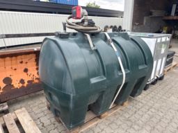 Olietank med pumpe og tæller - KN Beholderfabrik