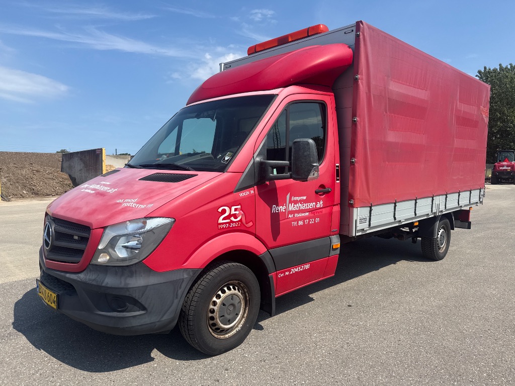 Mercedes Sprinter 316 CDI lang model, lukket pressenning og værktøjsskab