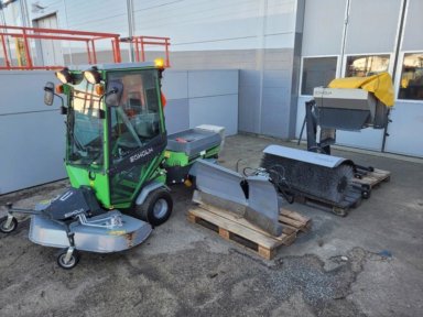 Redskapsbärare Egholm 2150 C1 med redskap