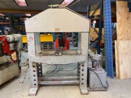 Stenhøj 100T Hydraulisk presse