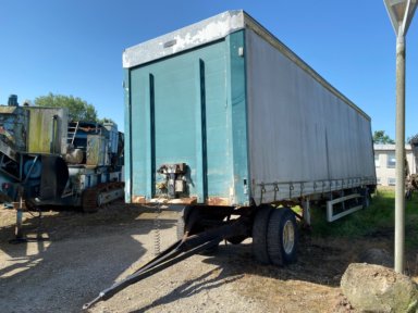 Kel-Berg 1 axle curtain-sided semi-trailer with dolly and tail lift / Year 2000 / 11 metre / Airbrakes / Airsuspension