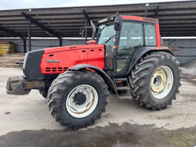 Traktor Valtra  8550-4
