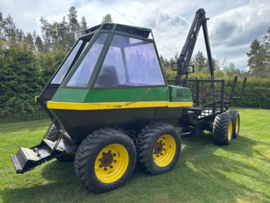 Skotare Vestec forrest Carrier 60 8x8 