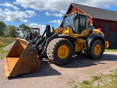 Hjullastare Volvo L110H  Med skopa, våg - 2016