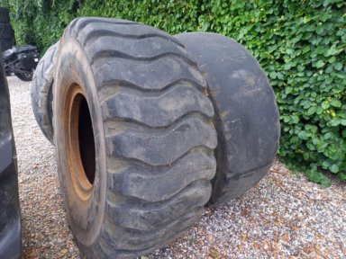 Dæk Michelin+ Goodyear 23.5R25 dæk. 3 stk.