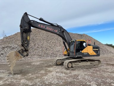 Grävmaskin Volvo  EC300EL med tillbehör