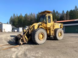 Hjullastare CAT 966C med skopa och gafflar