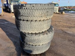 Entreprenaddäck 4 stycken 15.5 R25