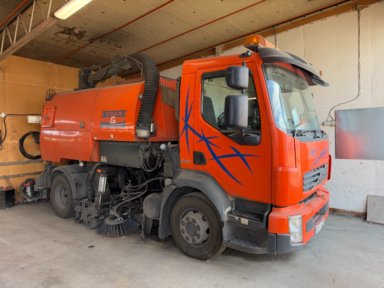 Sop /  sugbil Volvo FL 240 4X2 Johnston