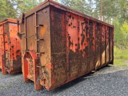 Lastväxlarcontainer med täckning 40 m3