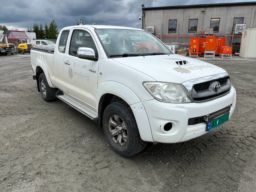 Bil TOYOTA HILUX 4WD
