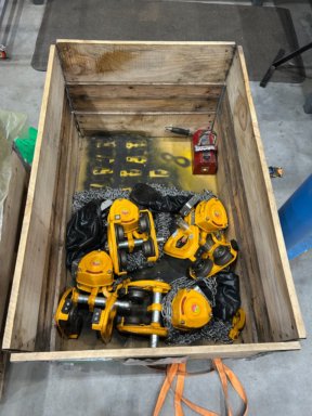 4 stk. kjettingtaljer + 1 magnetåk - som nytt / 4 hoists + +  as new. 
