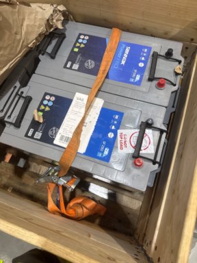 8 batterier  SF2353 (D06130C17-A), EXIDE  Ladbare batterier.