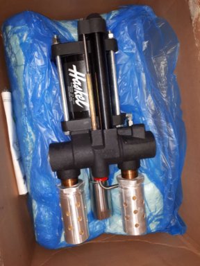 Haskel pumpe med pistoner, ubrukt. / Pump w/ 2 pistones. 