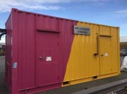 2 stk containere som er lastet med elektrotavler og har varmepumper installert. 