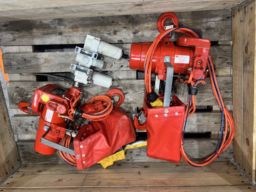 2 stk  lufttaljer / 2 pcs Red Rooster Air hoists  2019 