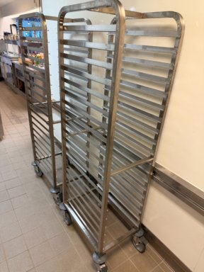 Storkjøkken vogner i rustfritt stål. 19 stk 