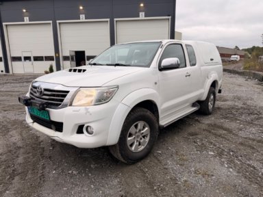 TOYOTA HILUX 4WD