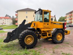 Hjullastare Volvo L90C Med våg 