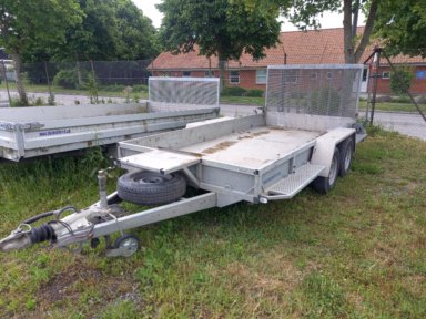 Bil Variant VA 3518m4 Maskintrailer.