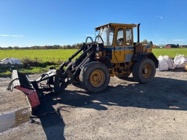 Hjullastare Volvo BM 4200 Diagonalplog + skopa