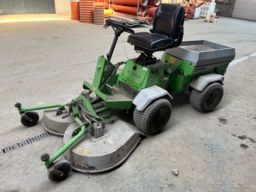 Redskabsbærer Egholm 2100 med hydraulisk rotorklipper.