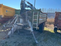 Udkørselsmaskiner Fliegl 8 Ton skovvogn med med kran og tip.
