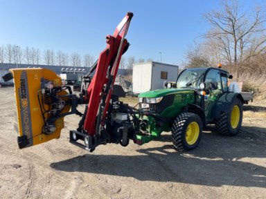 Traktor JOHN DEERE 5075 GL  4 WD med BECX klipper/trimmer model HS131HR.