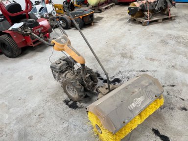 Texas Pro Trac  750 redskabsbærer med kost.