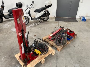 HMF ladkran 50 samt reservedele.