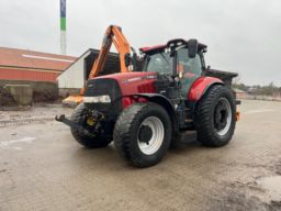 Traktor CASE IH PUMA 185 CVX Med landevejsdæk og MULAC græsklipper.